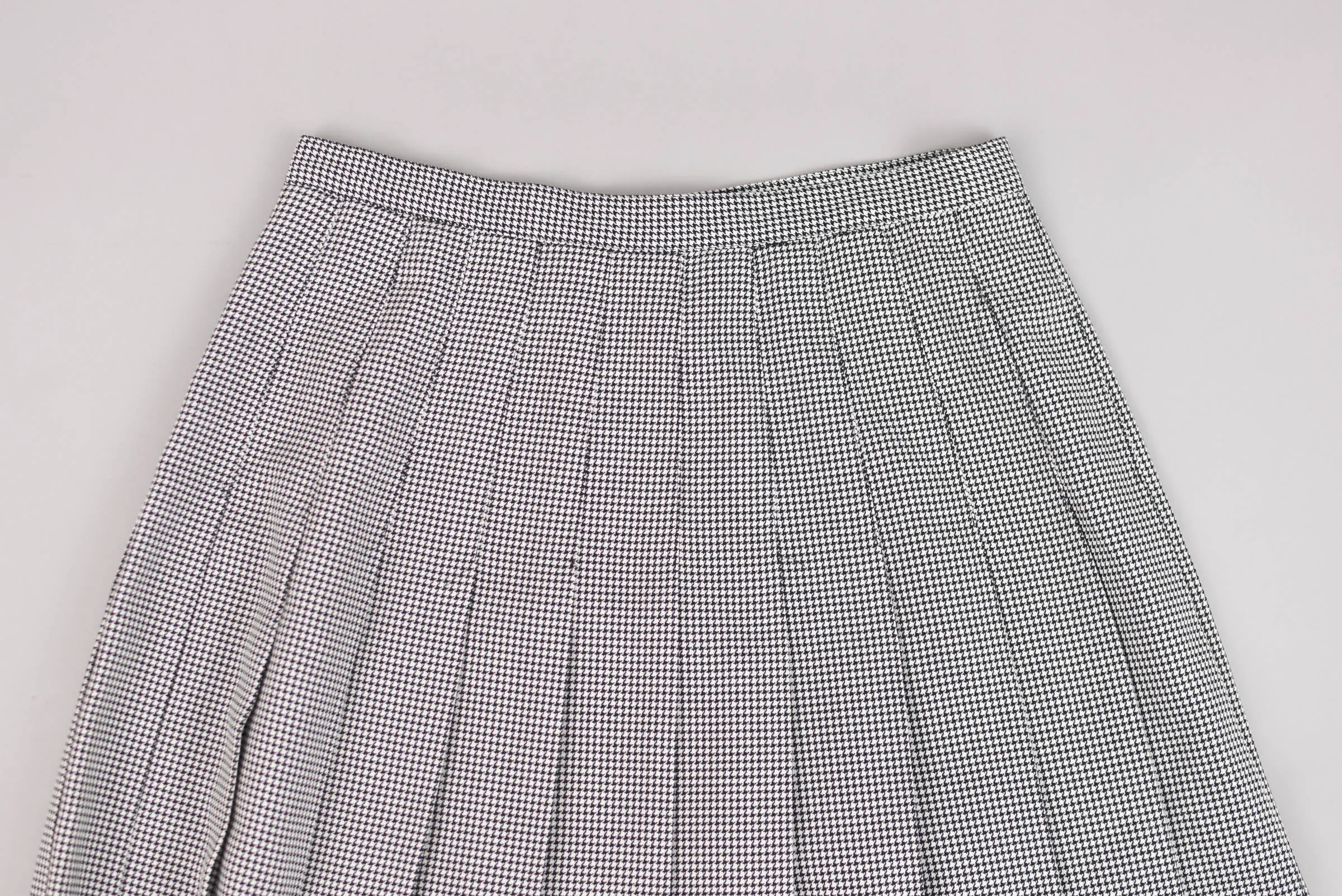 90s Houndstooth Plaid Pleated Midi Skirt, Women's 30" Waist