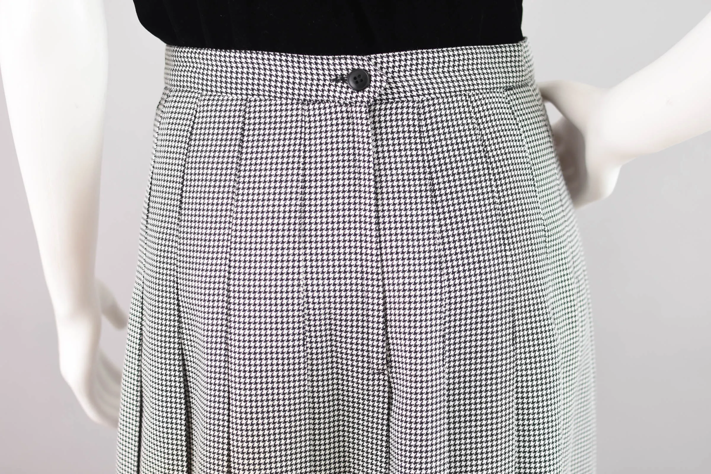 90s Houndstooth Plaid Pleated Midi Skirt, Women's 30" Waist