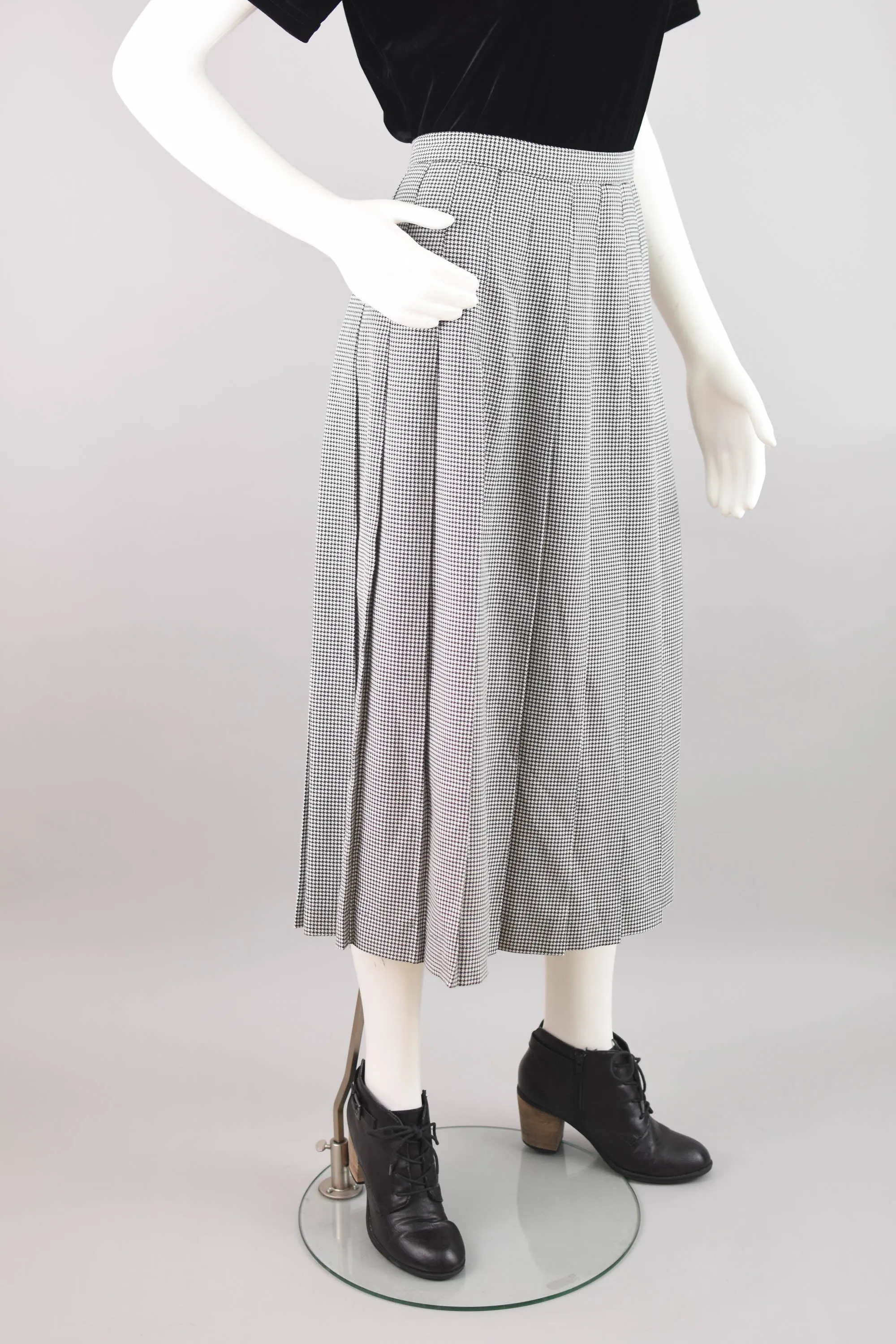 90s Houndstooth Plaid Pleated Midi Skirt, Women's 30" Waist