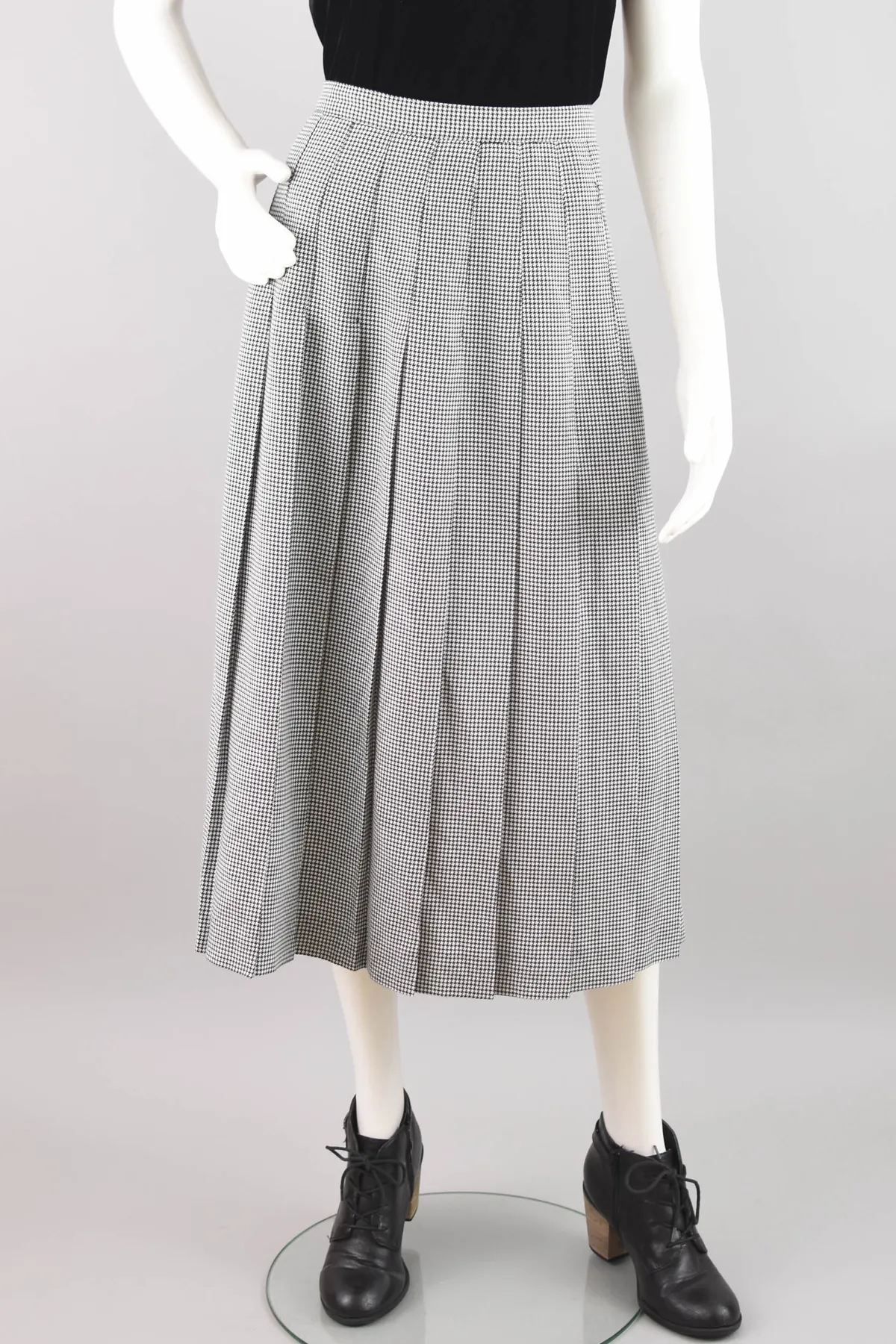 90s Houndstooth Plaid Pleated Midi Skirt, Women's 30" Waist