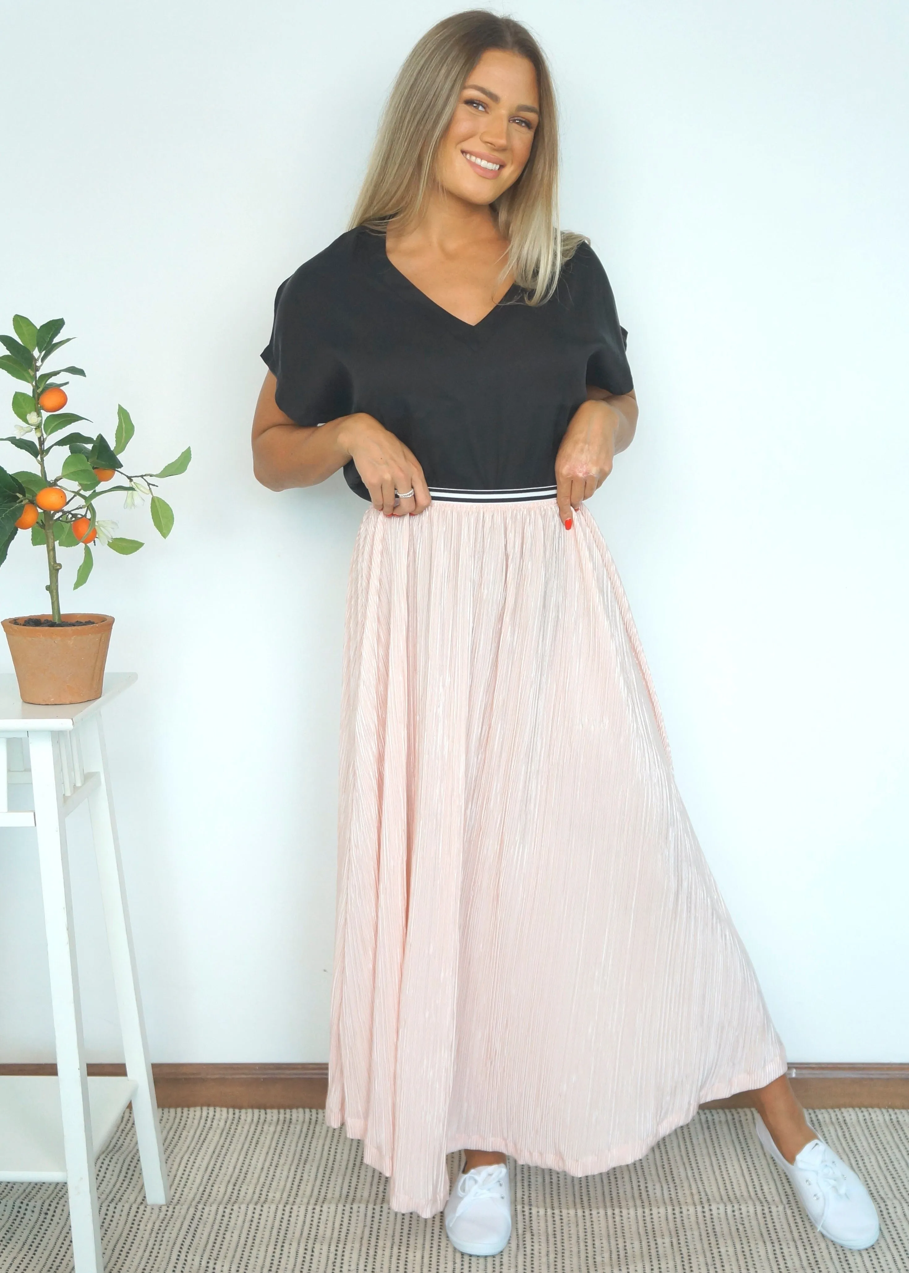 The Pleated Maxi Skirt - Nude Pink Pleats