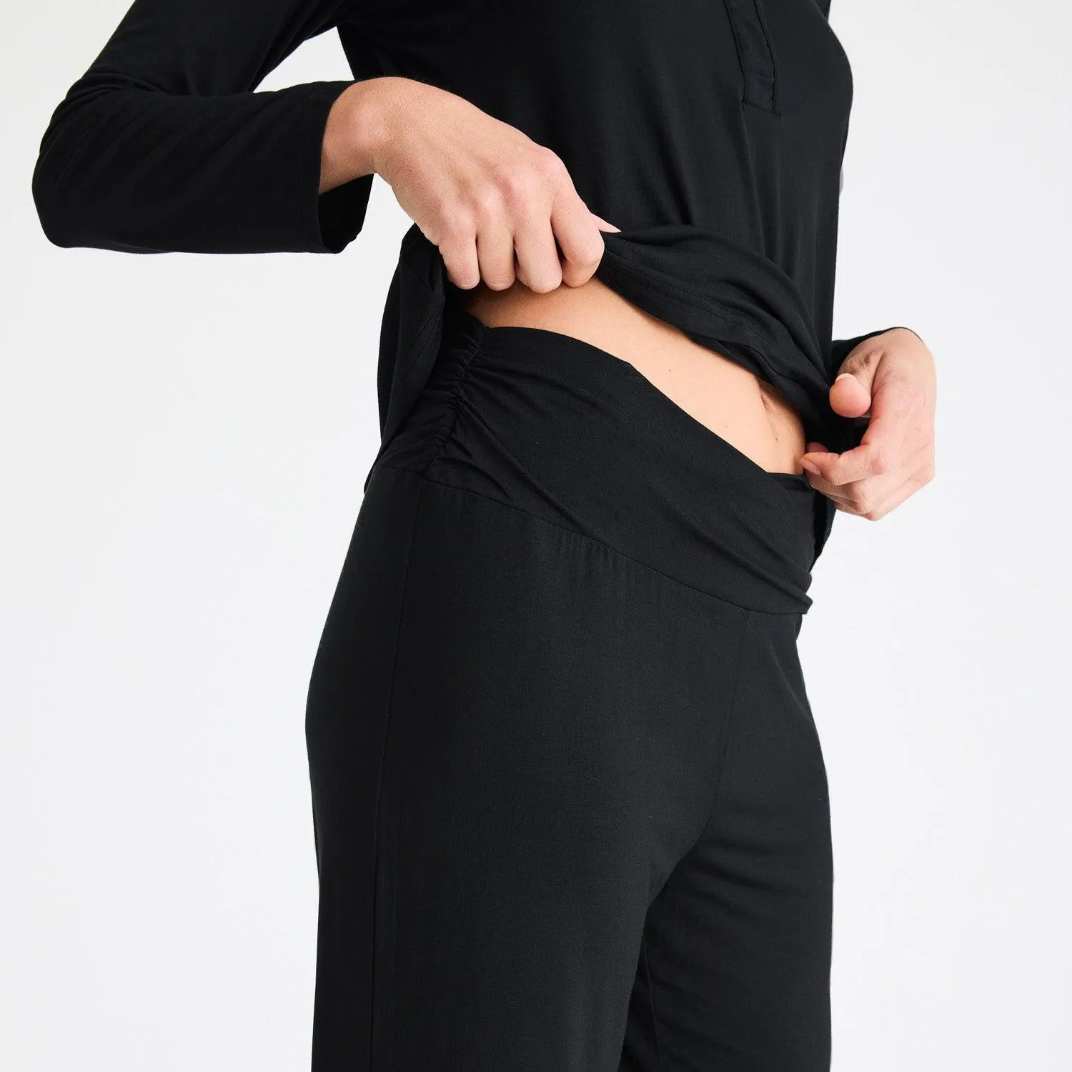 women's onyx modal magnetic signature long sleeve pajama set