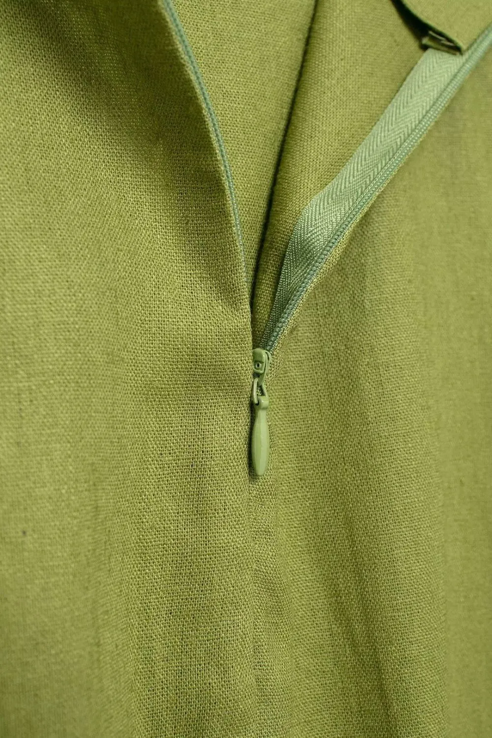 ‘Zoe’ Pleated Green Incorrect Mid-Length Skirt